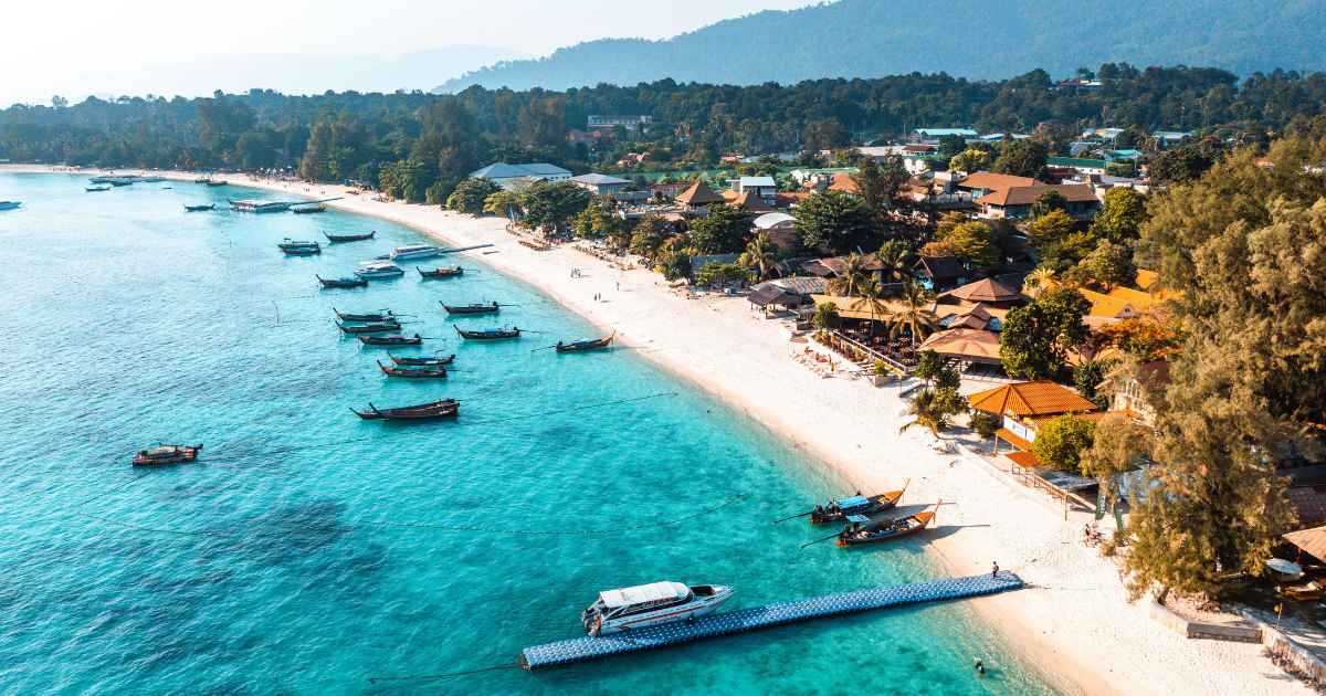 Hotels Near Walking Street Pattaya: Location, Noise and Booking Tips
